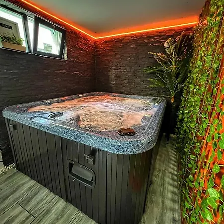 Luxor - Jacuzzi&cozy