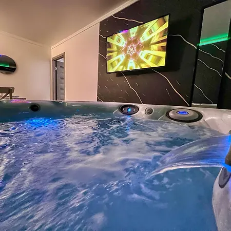 Luxor - Jacuzzi&cozy